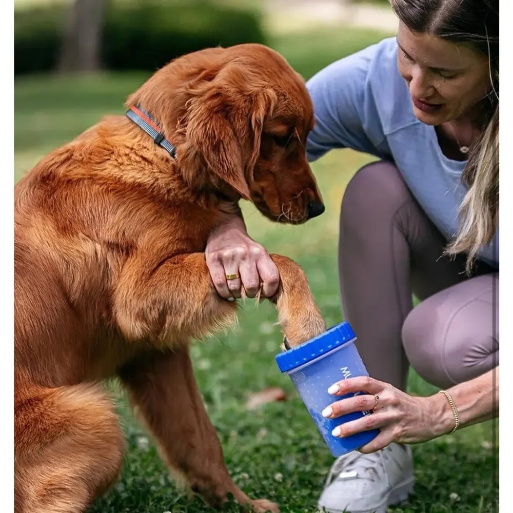 Dexas MudBuster Portable Dog Paw Washer/ Paw Cleaner Blue Medium